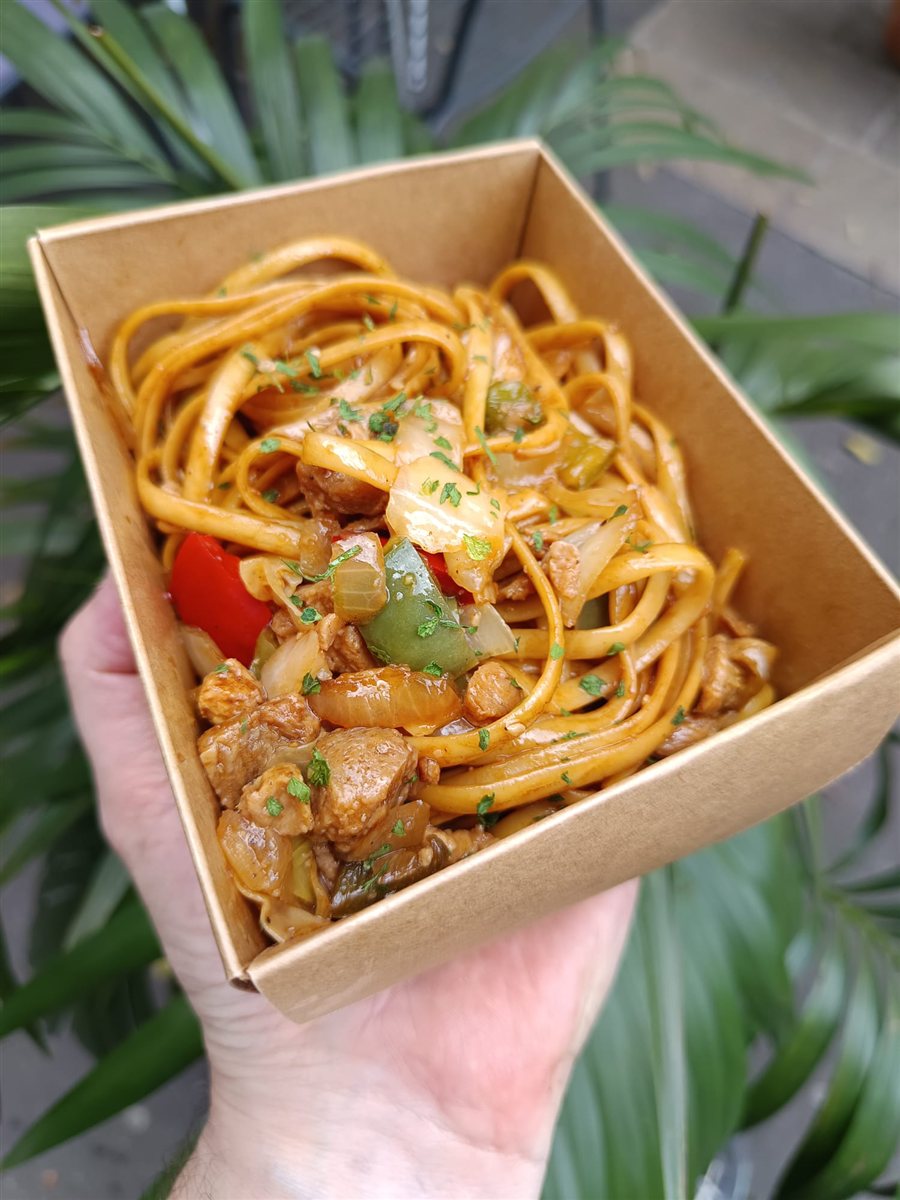 Tallarines vegetales al wok