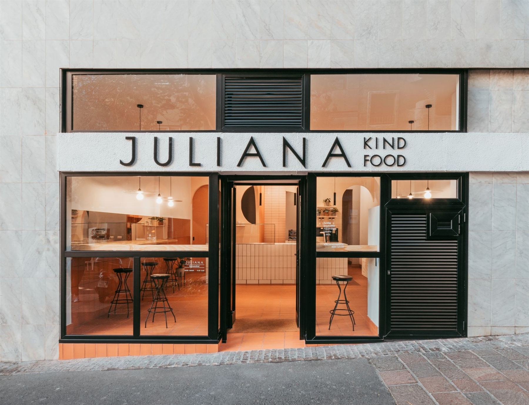 Fachada del primer local de Juliana Kind Food en Santa Cruz de Tenerife